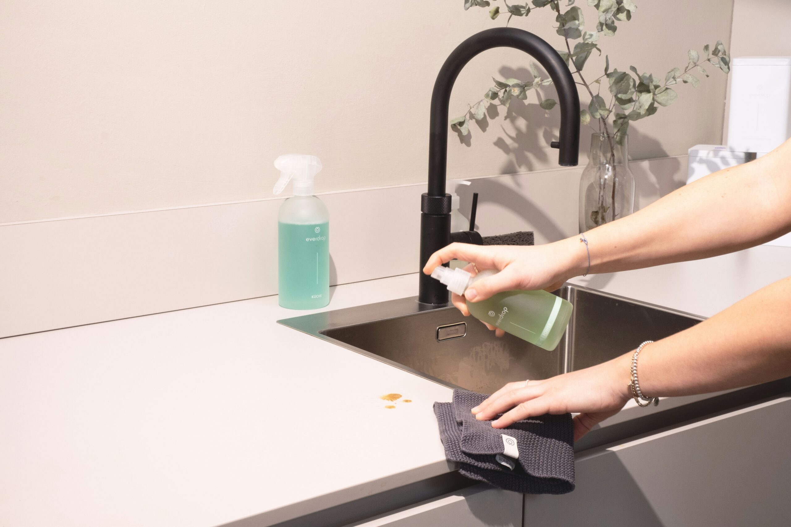 Tidy Man’s Tips for Deep Cleaning Your Co-Living Space