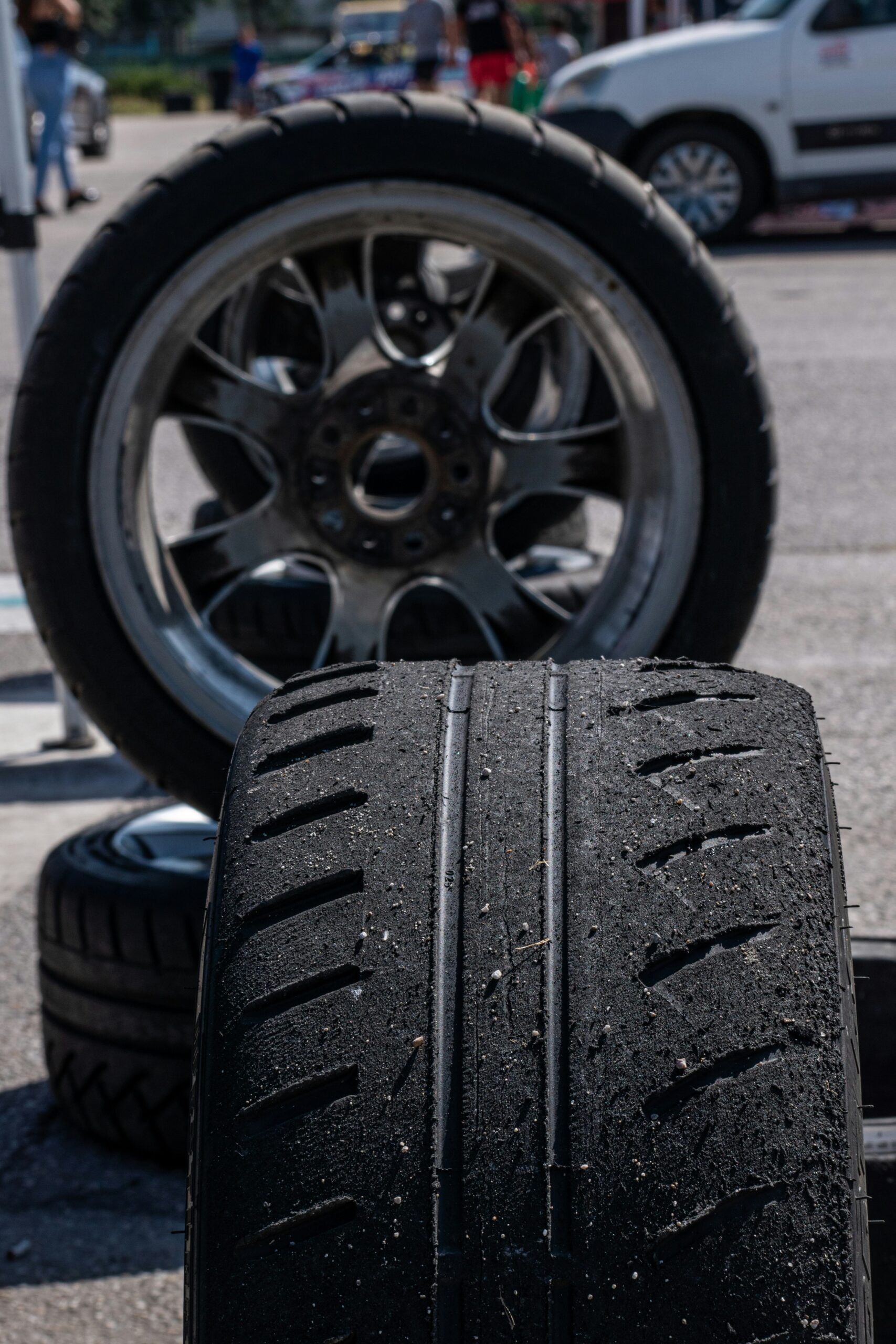 EV Tire Tech Explained: What Makes Them Different from Gas Car Tires?